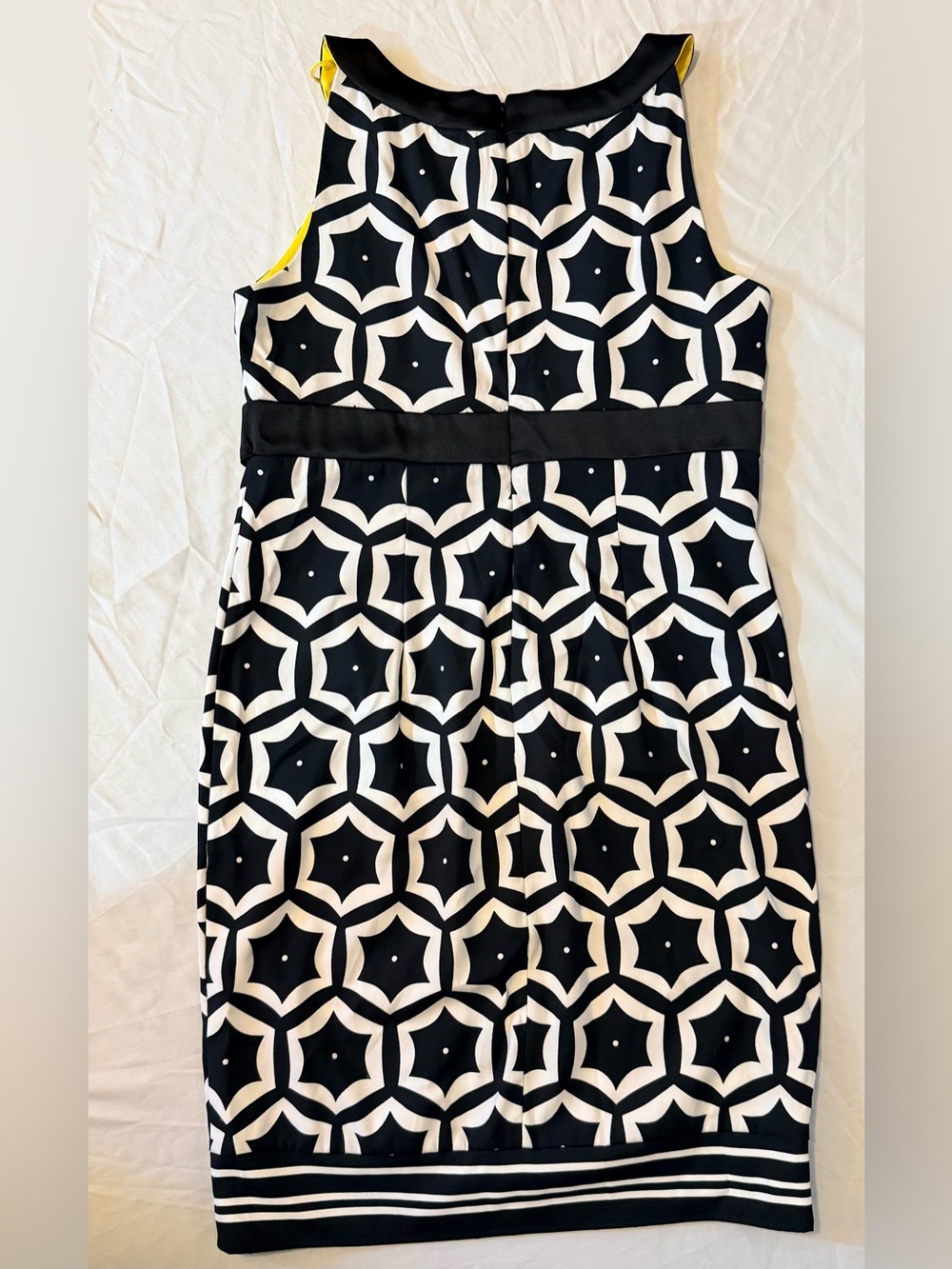 London Times Black & White Geometric Sleeveless Dress with Yellow Accents (GG33) - Picture 11 of 16